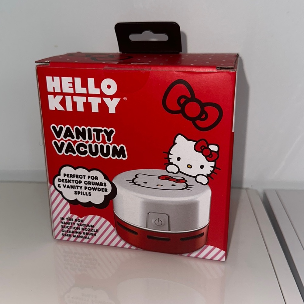 Hello kitty desk vacuum !